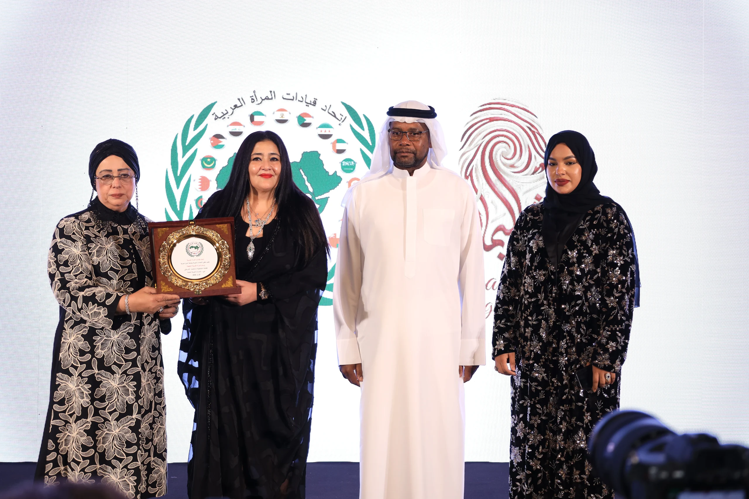 بحضور فني واعلامي دبي تحتضن الانطلاقة العالمية لـ بصمة شليمار 