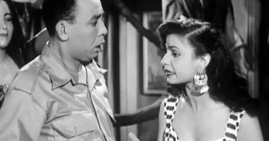 إكسسوارات وقطع ملابس اشتهرت بها كيتى في الخمسينات عادت الموضة 