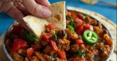 سحور العاشر من رمضان: طريقة تحضير الفول بالخلطة الحارة 