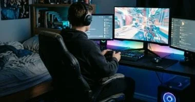 أربعة أيام من ألعاب الحاسوب تنتهي بنزيف دماغي لطالب جامعي 