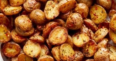 سحور 18 رمضان: بطاطس مشوية بالجبنة والزعتر 