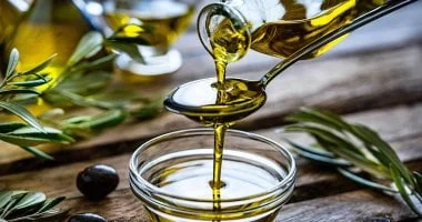 زيت جوز الهند أم زيت الزيتون: أيهما يعزز صحة قلبك؟ 